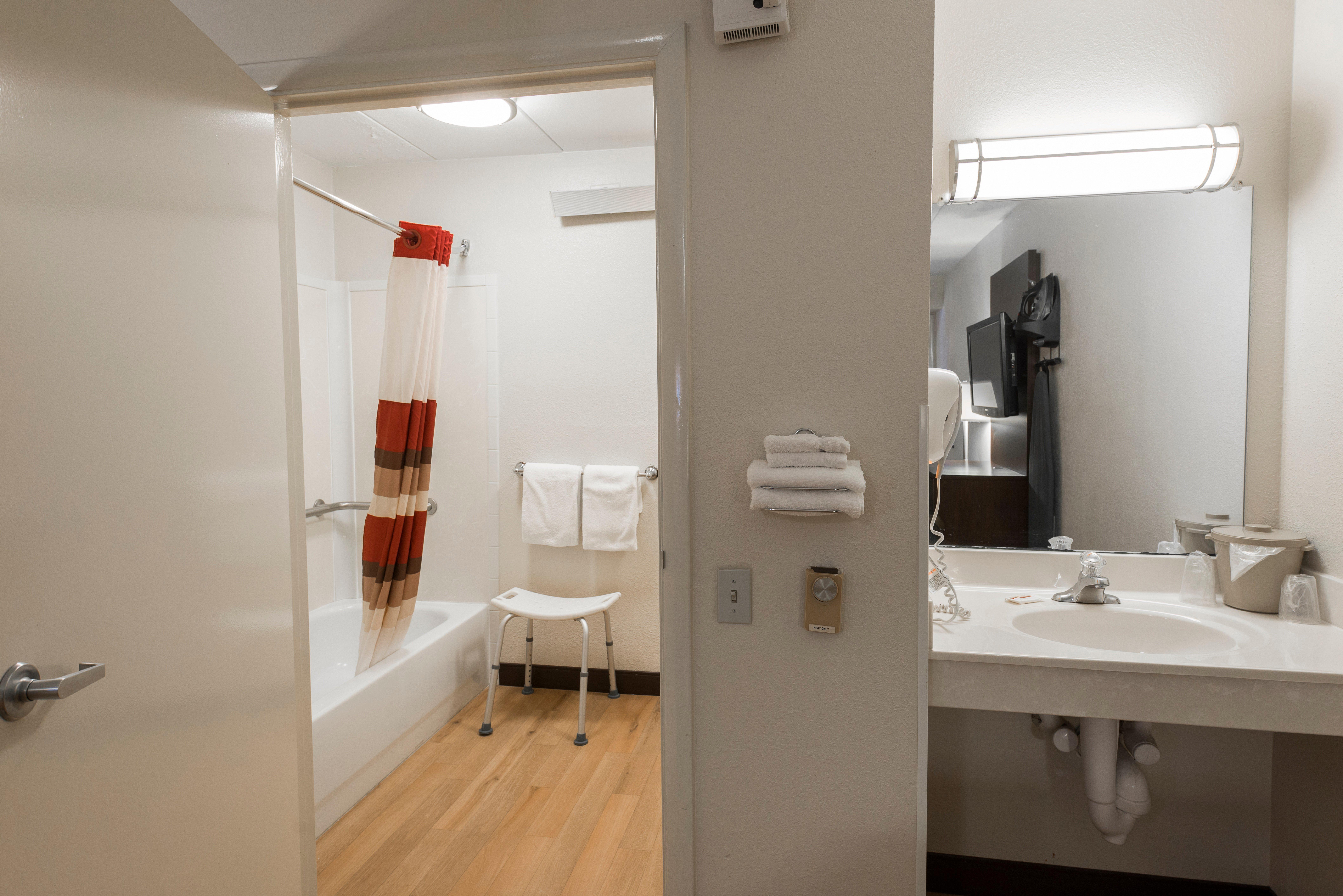 Red Roof Inn Plus+ St. Louis - Forest Park / Hampton Ave. Ngoại thất bức ảnh